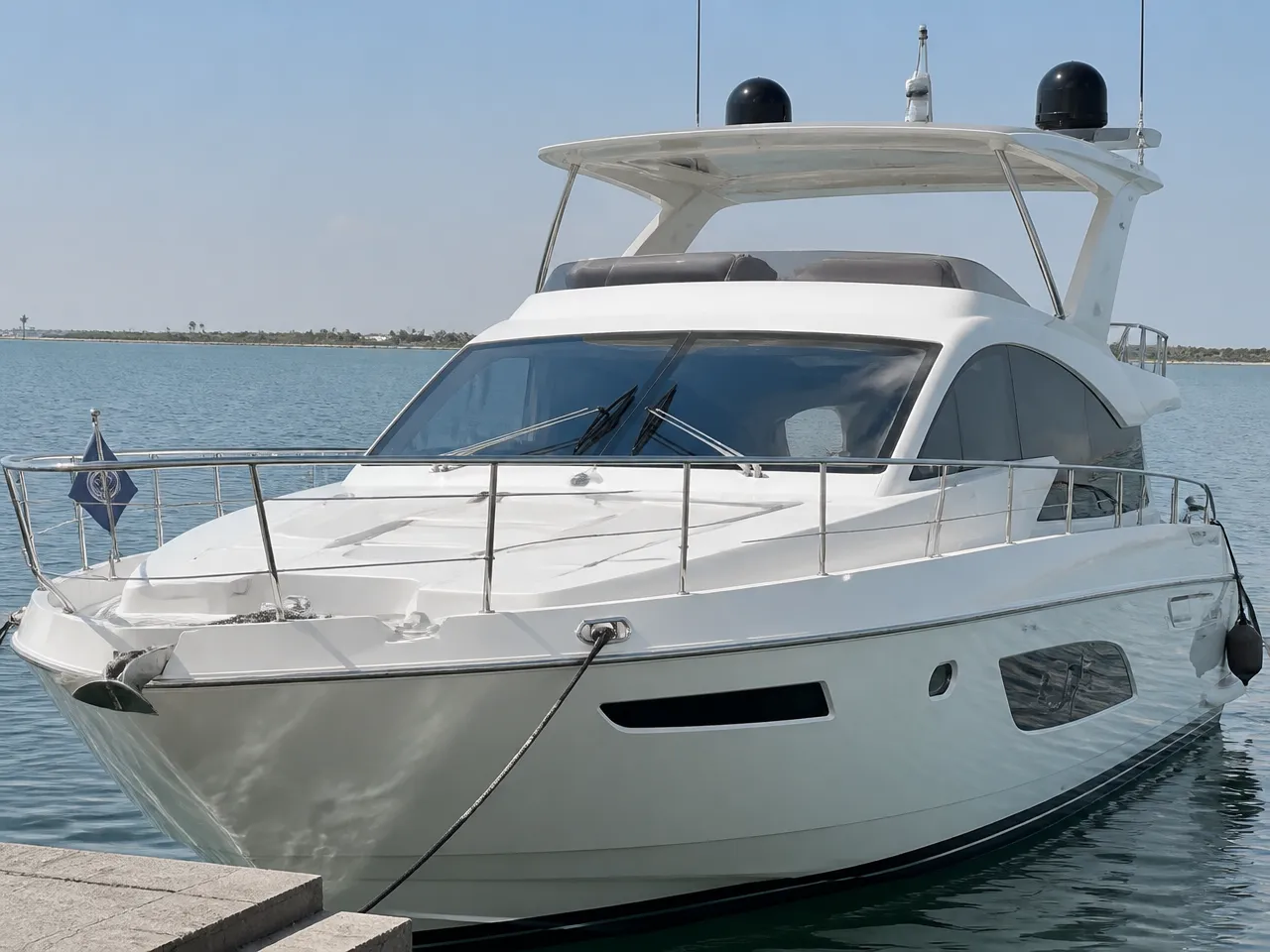 Gulf Craft 48 ft — спереди