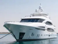 Gulf Craft 95 ft — front