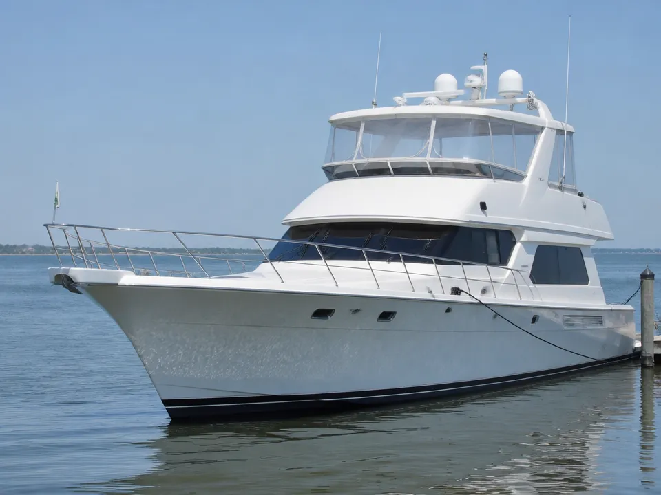 Hatteras 64 ft