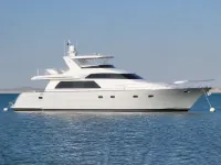 Hatteras 70 ft — الجانب