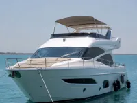 Majesty 44 ft — الأمام