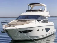 Majesty 56 ft — الأمام