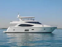 Majesty 65 ft — पार्श्व