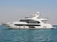 Majesty 70 ft — الجانب