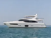 Majesty 75 ft — الجانب
