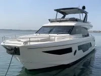 Numarine 65 ft — सामने