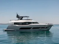 Numarine 65 ft — पार्श्व