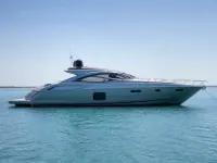 Pershing 62 ft — الجانب