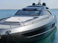 Riva 90 ft — सामने