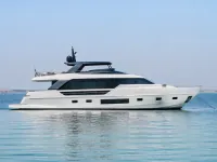 San Lorenzo 82 ft — الجانب