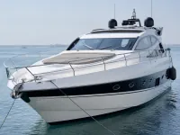 Sunseeker 64 ft — सामने