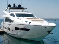 Sunseeker 82 ft — सामने