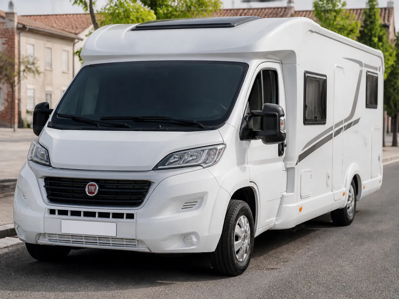 Fiat Ducato Camper 2014 — الأمام