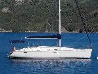 Beneteau First 40 — yan