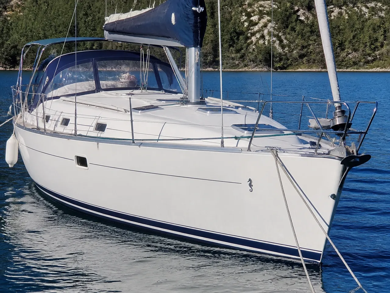 Beneteau Oceanis Clipper 393 — front