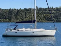 Beneteau Oceanis Clipper 393 — side