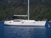 Jeanneau Sun Odyssey 49i — yan
