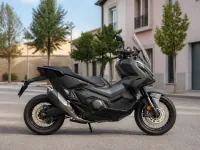 Honda X-ADV 750 — сбоку