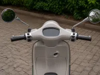 Piaggio Vespa Primavera 150 — detail
