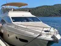 Azimut 72 — front