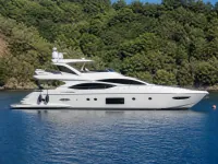 Azimut 85 — side