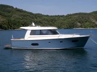 Custom 10m Motoryat — yan