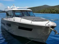 Custom 11m Motoryat — ön