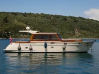 Custom 11m Motoryat — yan