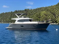 Custom 13m Motoryat — yan