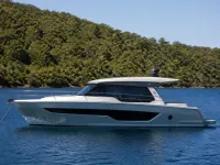 Custom 15m Motoryat — yan