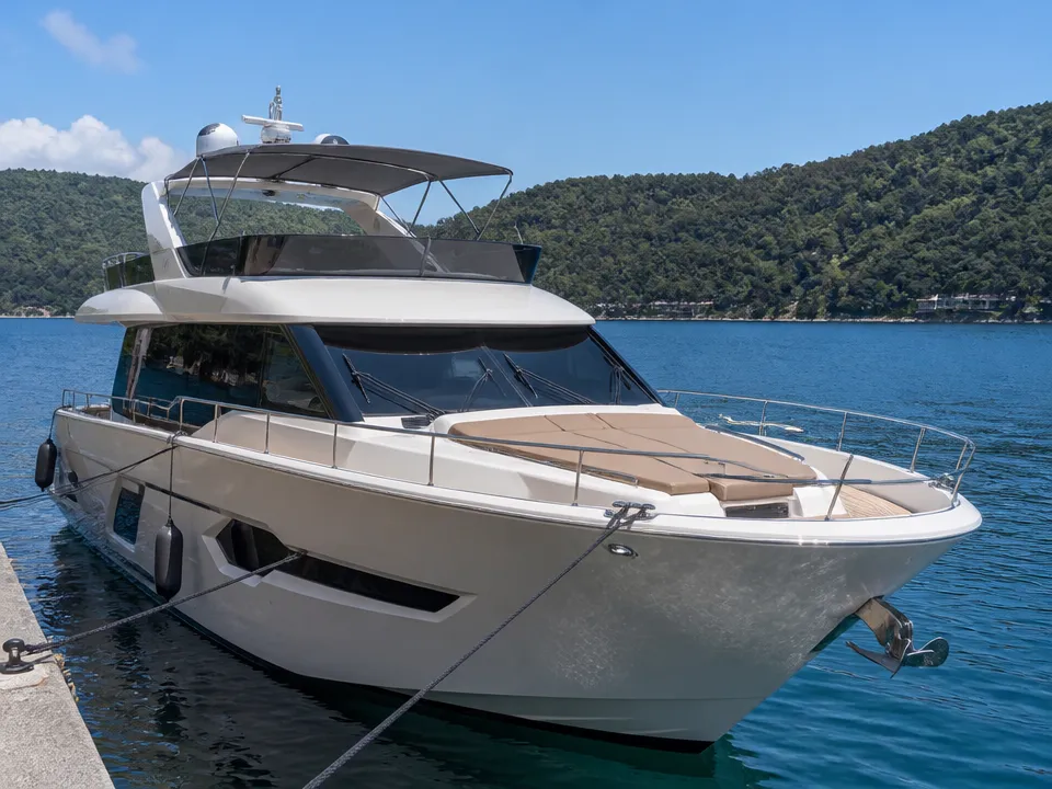 Custom 16m Motoryat