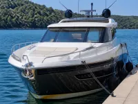 Custom 16m Motoryat — ön