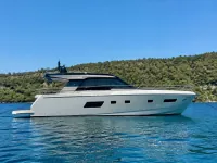 Custom 16m Motoryat — yan