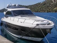 Custom 17m Motoryat — ön