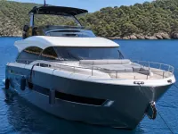 Custom 19m Motoryat — ön