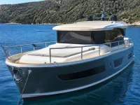 Custom 20m Motoryat — ön