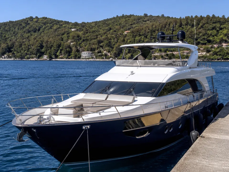 Custom 23m Motoryat