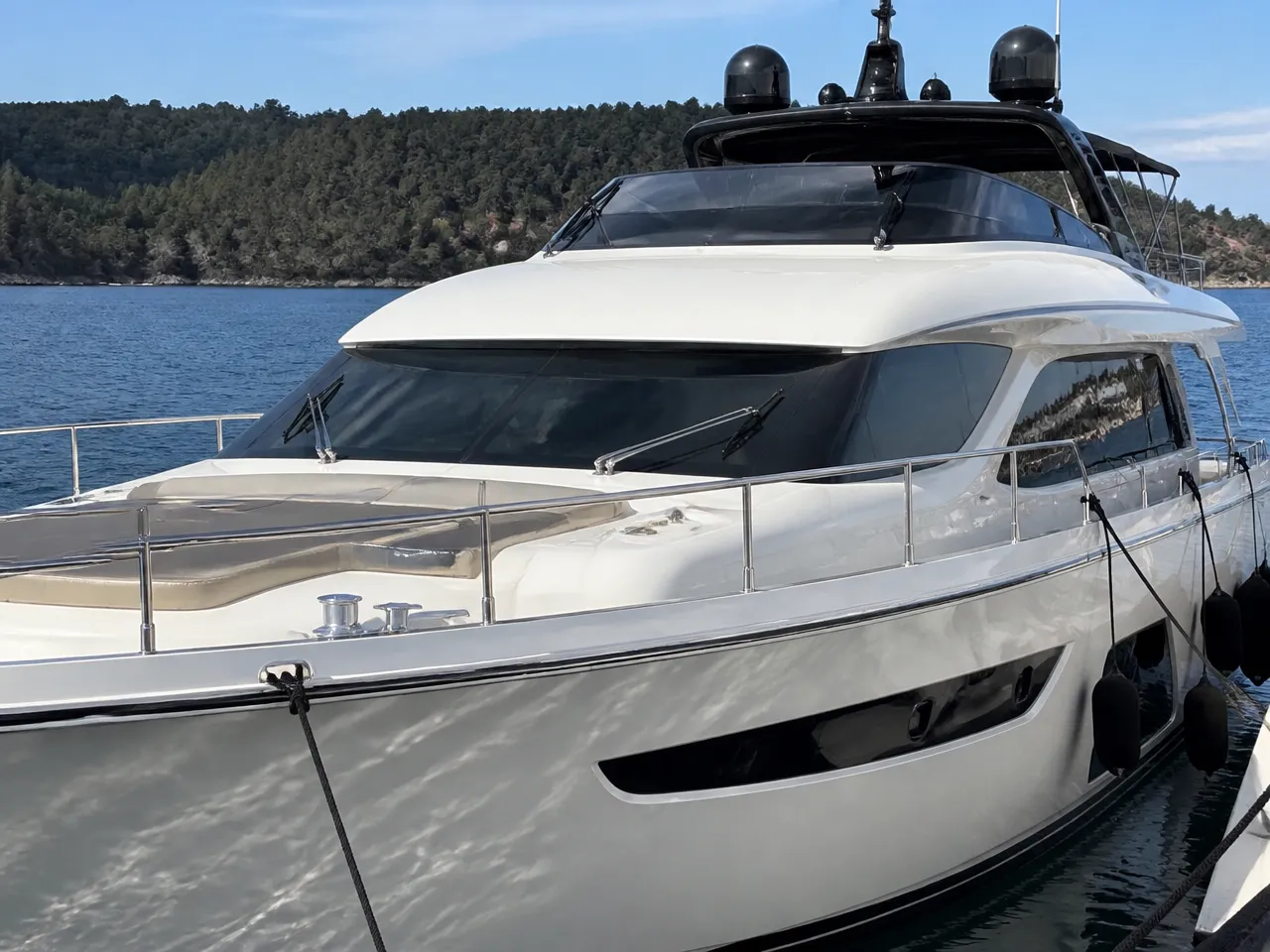 Custom 26m Motoryat — ön