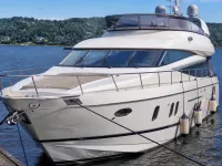 Fairline Squadron 74 — الأمام