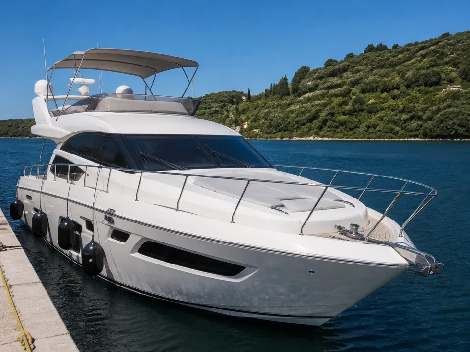Ferretti Yachts 530 Fly