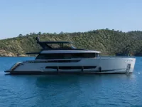 O Yachts Class 6 — الجانب