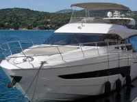 Princess 55 Fly — front