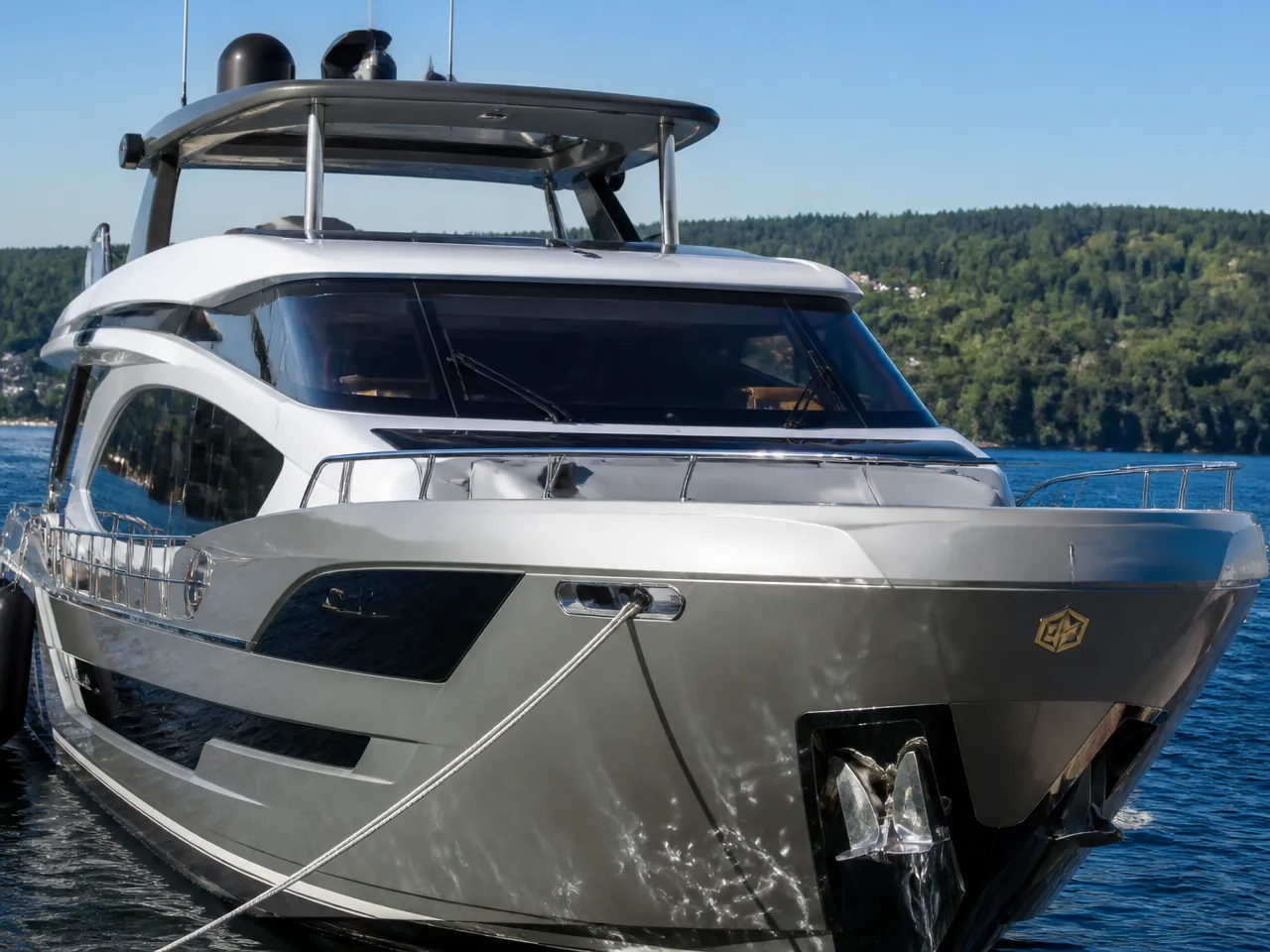 SU Yachts SU Royal — front
