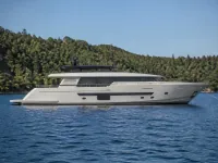 SU Yachts SU — الجانب