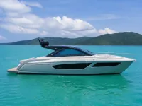 Pearl — ด้านข้าง