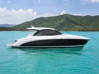 Sport Cruiser Power Boat 42 ft — 侧面