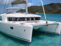 Lagoon 400 S2 — спереди