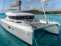 Lagoon 42 — vorn