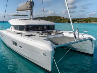 Lagoon 42