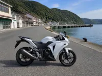 Honda CBR 300R — сбоку